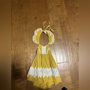 Trish scully child dress size 12/18 months very detailed design